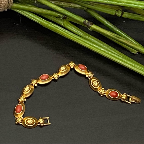 Vintage MONET Signed Coral Orange Cabochon Gold-tone Link Bracelet
